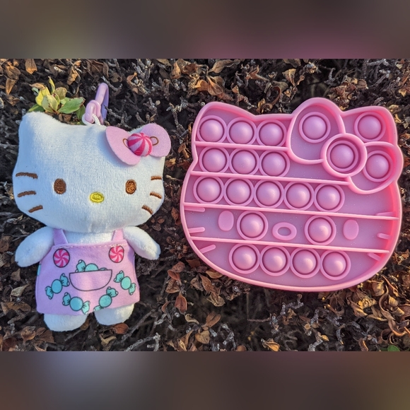 Hello Kittle bundle - dangler + PopPop! - Picture 3 of 4